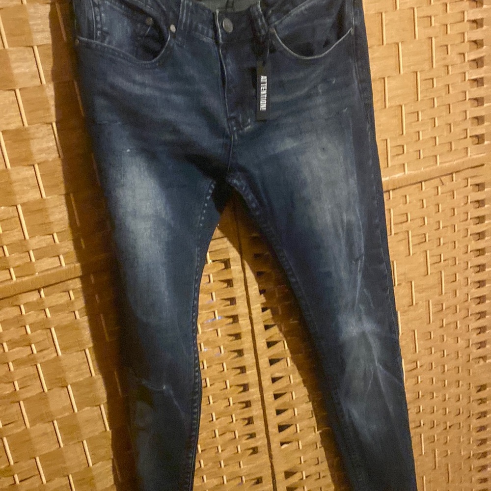 Men’s distressed jeans